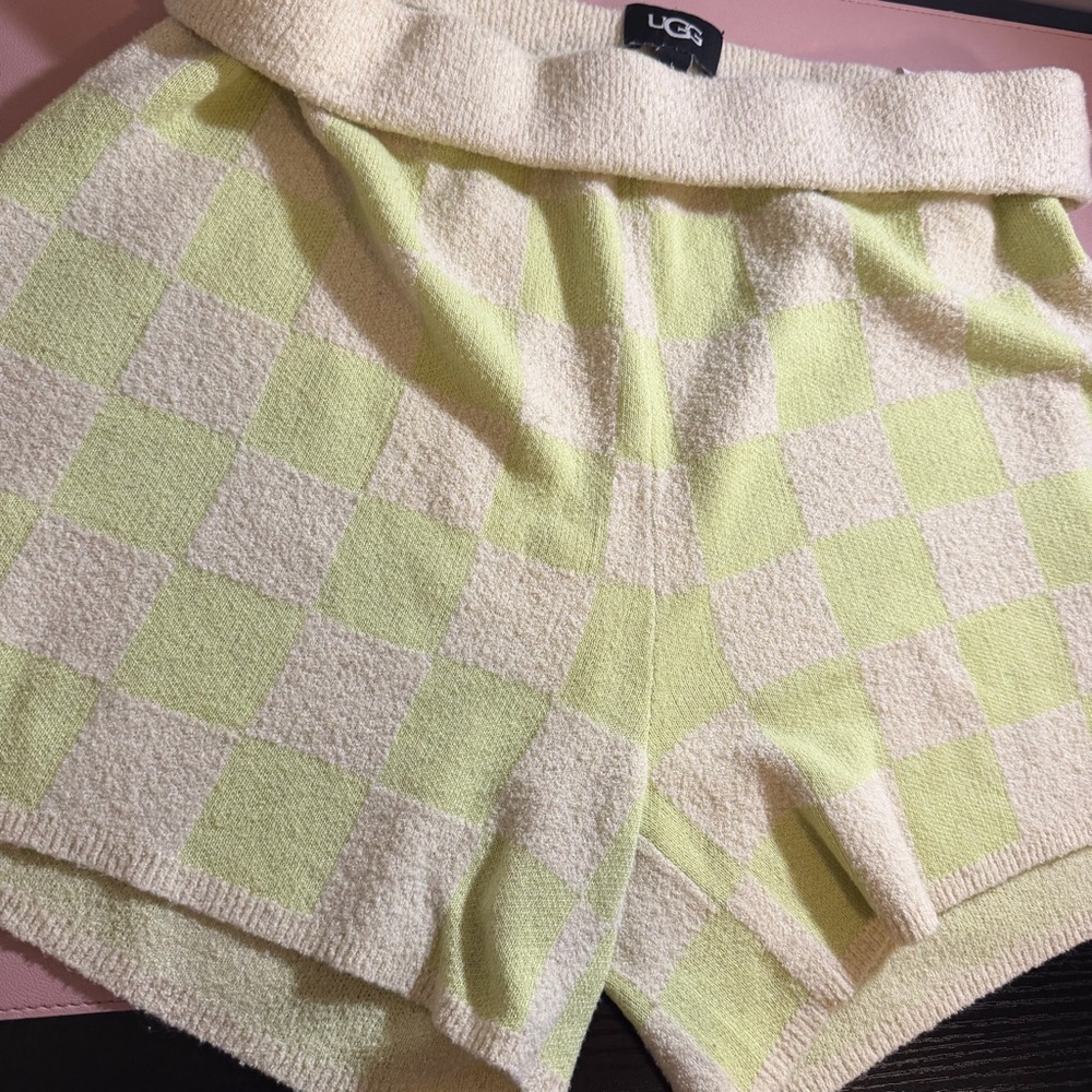 UGG Cozy Knit Lounge Shorts Size L Green and Cream Checkered Sleep Shorts